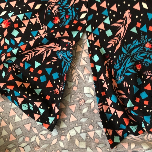 LuLaRoe perfect tee - Picture 2 of 5